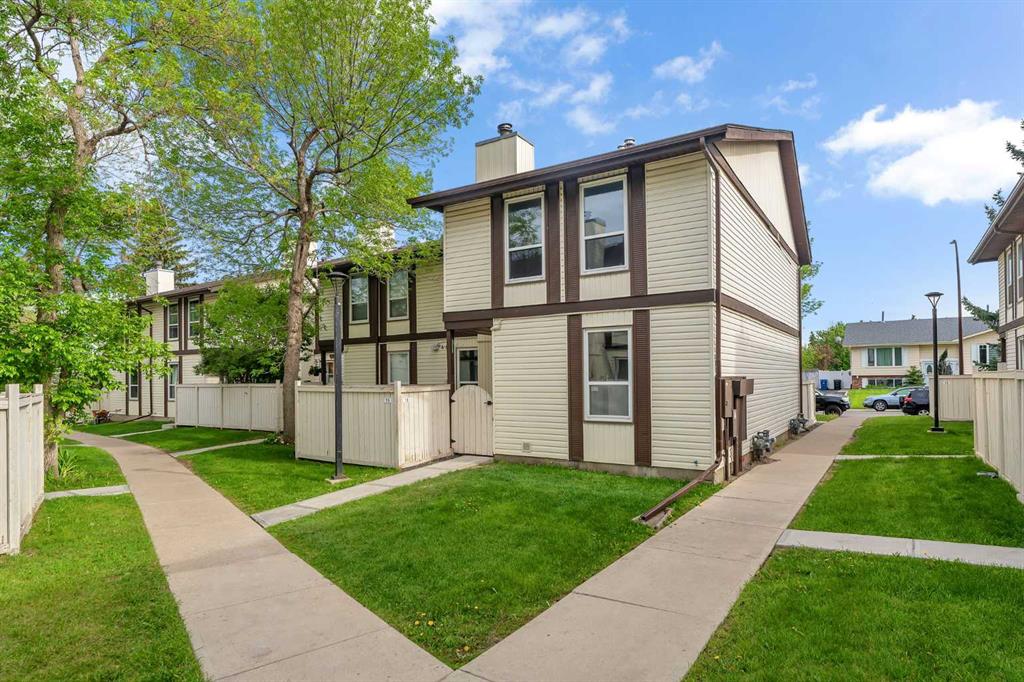 Fifth View of 15, 3200 60 Street NE, Pineridge, Calgary, Alberta, T1Y 4K8