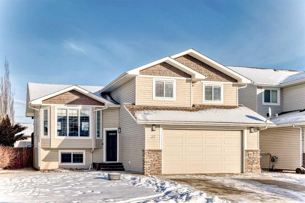 Second View of 37 Heartland Crescent  , Hawkridge Estates, Penhold, Alberta, T0M 1R0