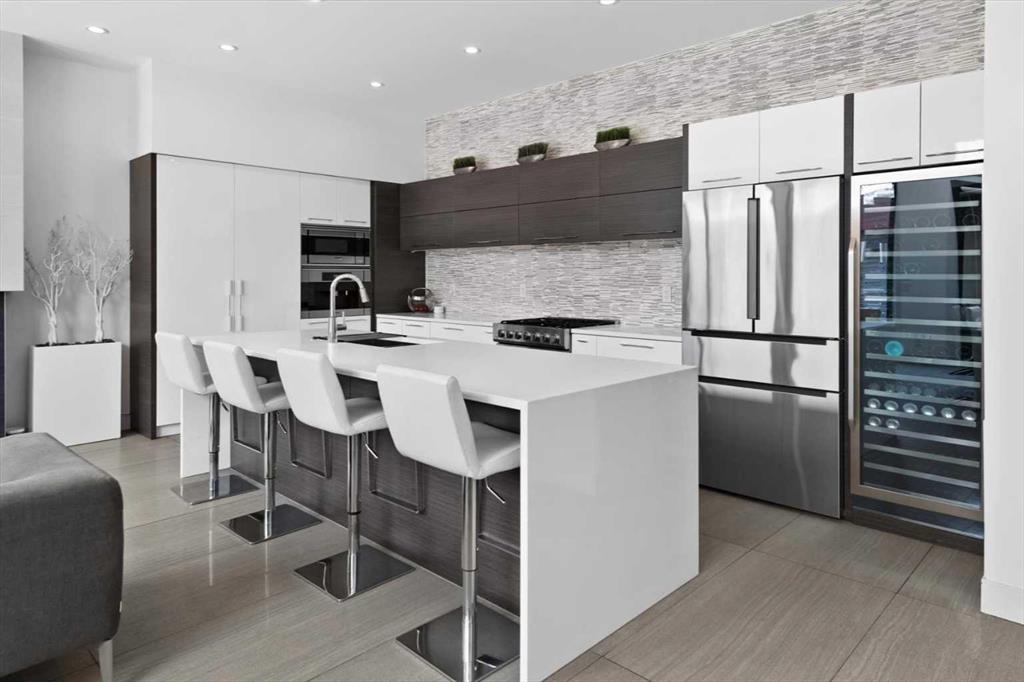 Fifth View of 3, 408 13 Street NW, Hillhurst, Calgary, Alberta, T2N 1Z2