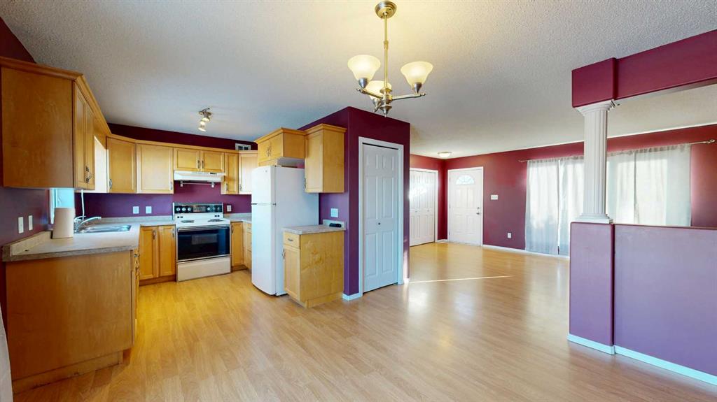 Fifth View of 6028 52 Avenue , Emmerson, Stettler, Alberta, T4K 1K7