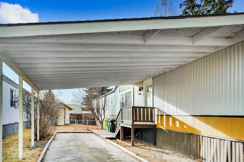 Fourth View of 208, 3223 83 Street NW, Greenwood/Greenbriar, Calgary, Alberta, T3B 5N4