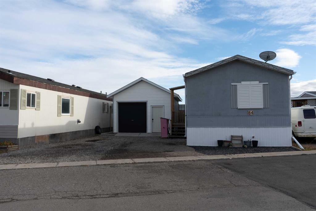 Second View of 84, 2715 Westside Drive W, West Side Trailer Court, Lethbridge, Alberta, T1J4N1