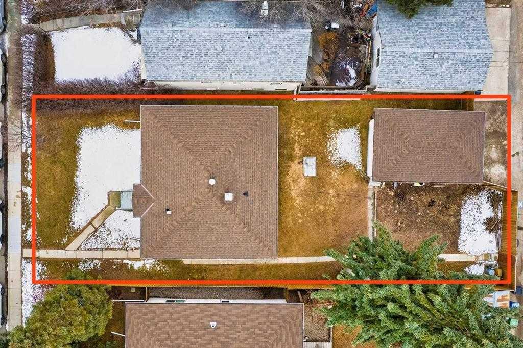 Third View of 227 31 Avenue NE, Tuxedo Park, Calgary, Alberta, T2E 2G1