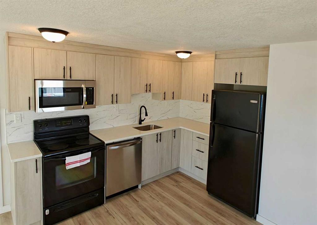 Fourth View of 30, 2106 50 Street SE, Forest Lawn Industrial, Calgary, Alberta, T2B 1M7