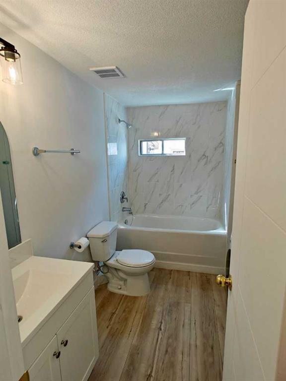 Fifth View of 30, 2106 50 Street SE, Forest Lawn Industrial, Calgary, Alberta, T2B 1M7