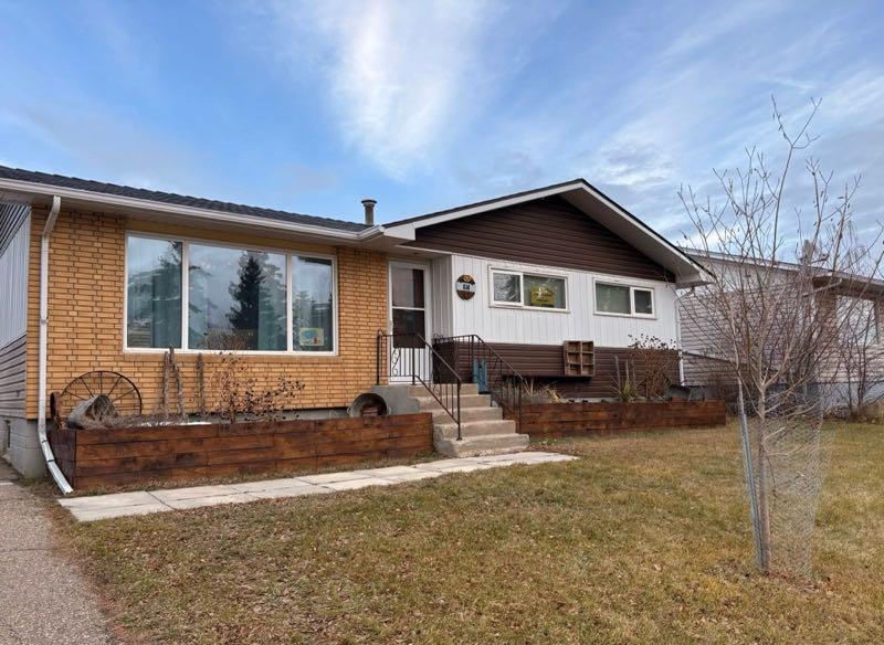 614 5 Avenue W, A2271656, Alberta,