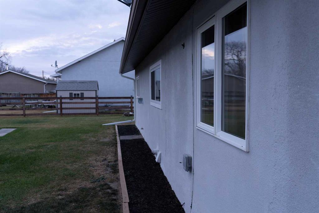 Fifth View of 230 E 100 S Street , NONE, Raymond, Alberta, T0K2S0