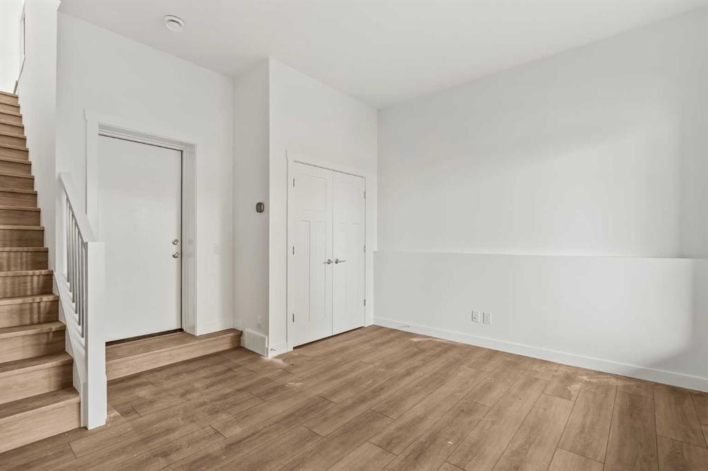 Fifth View of 2515 Sovereign Crescent SW, Shaganappi, Calgary, Alberta, T3C 3Y3