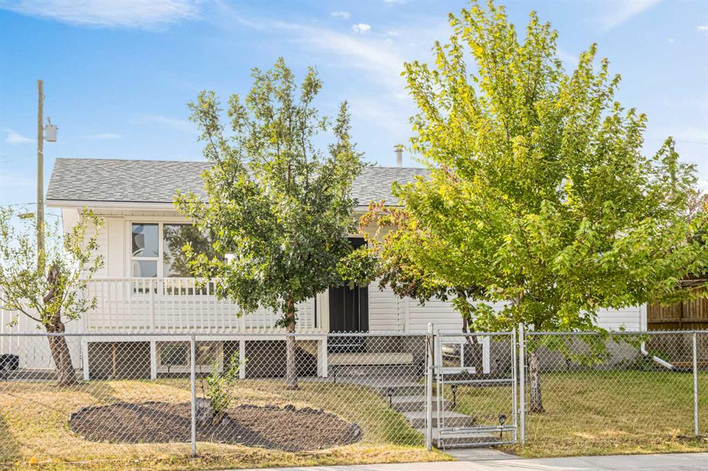 Fourth View of 631 58 Street SE, Penbrooke Meadows, Calgary, Alberta, T2A 3S3