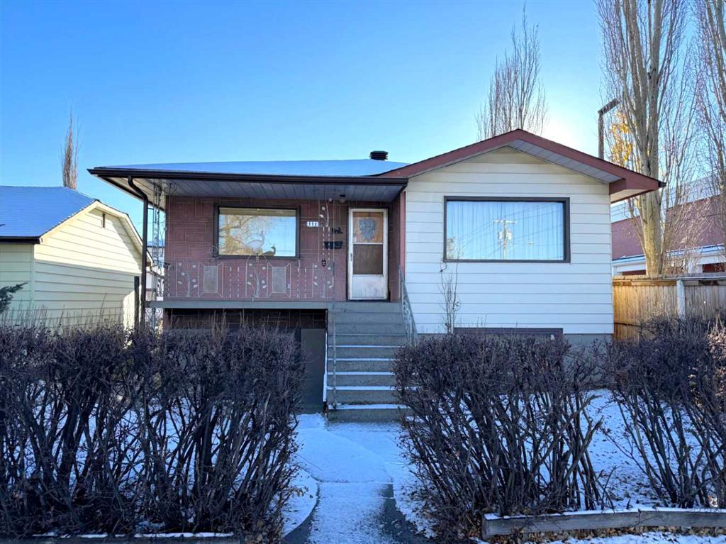 Second View of 111 27 Avenue NE, Tuxedo Park, Calgary, Alberta, T2E 1Z8