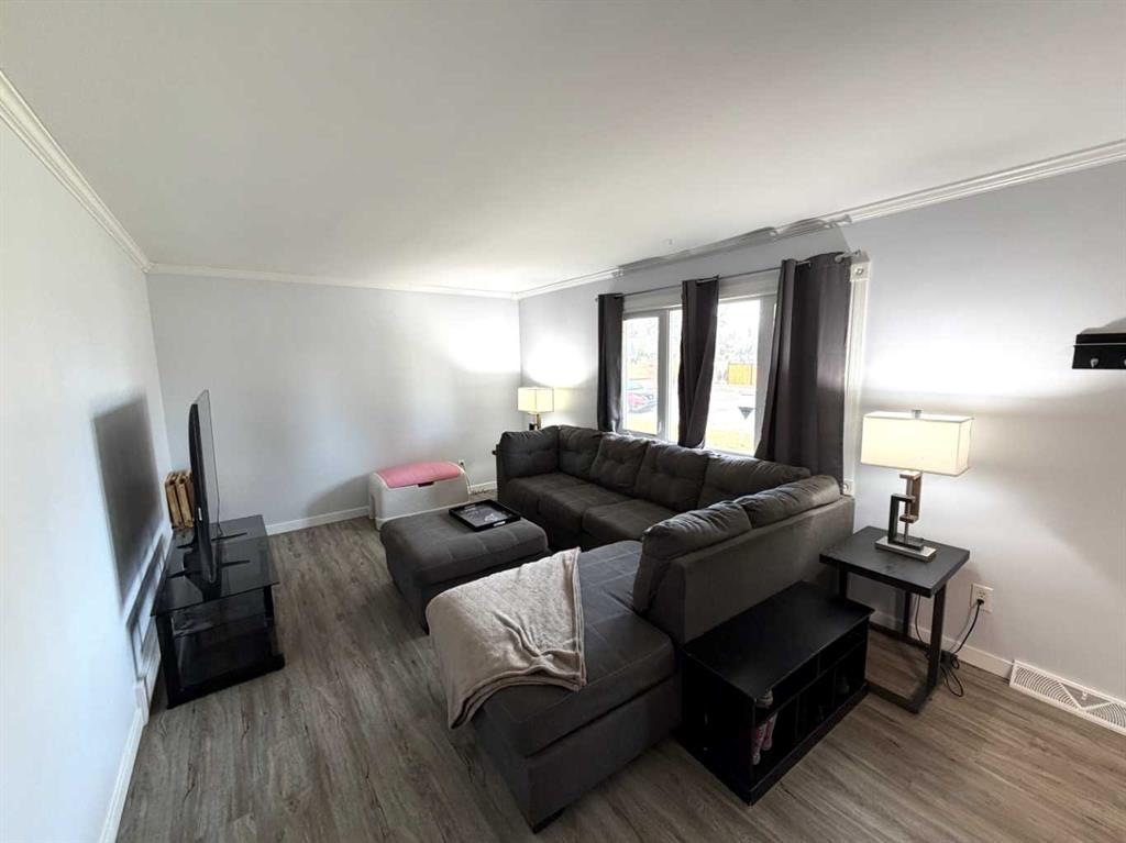 Fourth View of 61 Mcintosh Avenue NW, Northwest Crescent Heights, Medicine Hat, Alberta, T1A 6V1