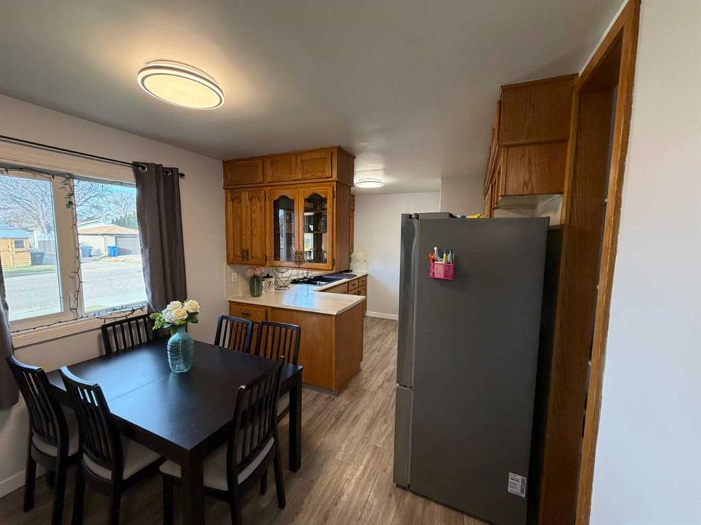 Fifth View of 61 Mcintosh Avenue NW, Northwest Crescent Heights, Medicine Hat, Alberta, T1A 6V1