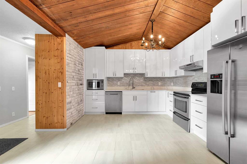 Third View of 319, 5404 10 Avenue SE, Penbrooke Meadows, Calgary, Alberta, T2A 4L7