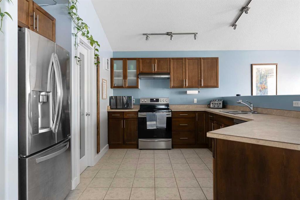 Fifth View of 121 Snowy Owl Way , Eagle Ridge, Fort McMurray, Alberta, T9K 0R5