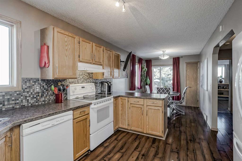 Fifth View of 355 Coverdale Court NE, Coventry Hills, Calgary, Alberta, T3K 4J8