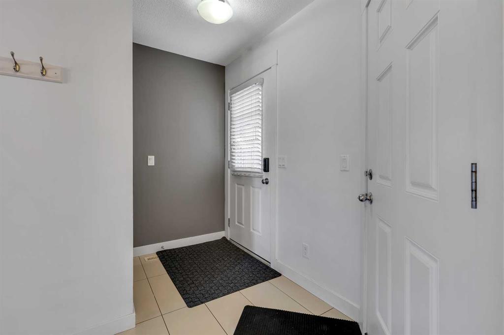 Fourth View of 19 West Coach Manor SW, West Springs, Calgary, Alberta, T3H 1R7