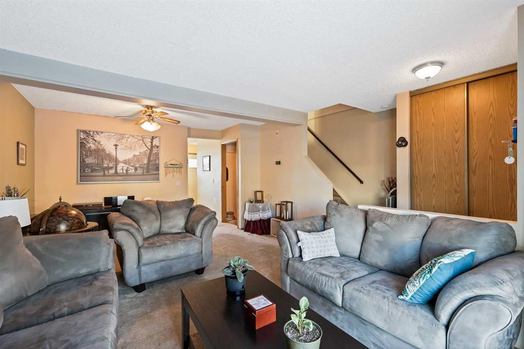 Fifth View of 115 Castlegreen Close NE, Castleridge, Calgary, Alberta, T3J 1Y6