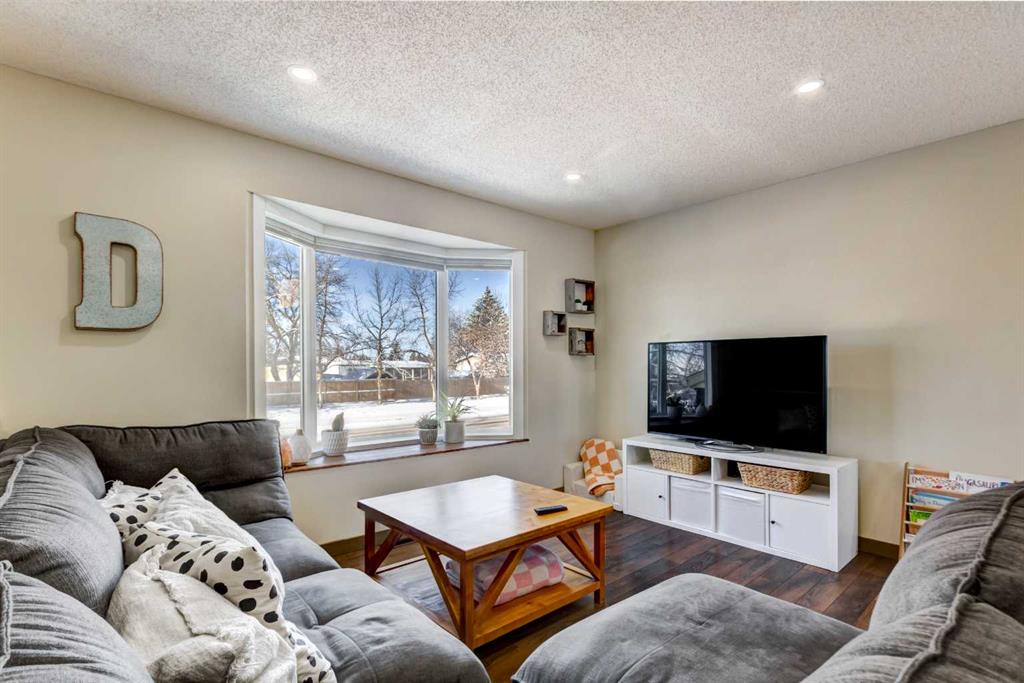 Third View of 105 Maplewood Drive , Maplewood, Strathmore, Alberta, T1P 1E9