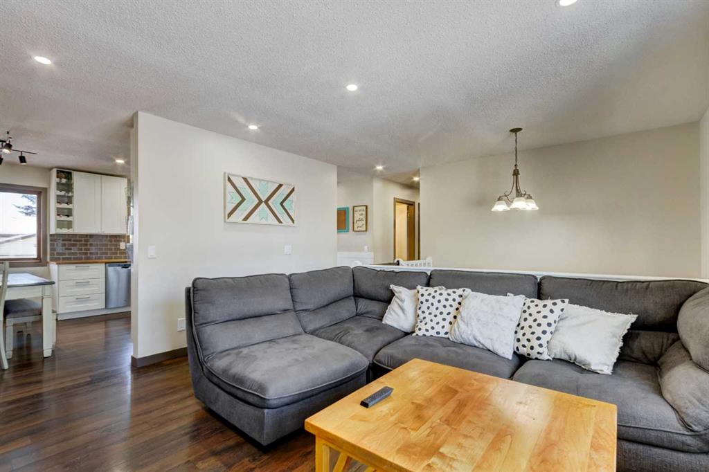 Fifth View of 105 Maplewood Drive , Maplewood, Strathmore, Alberta, T1P 1E9