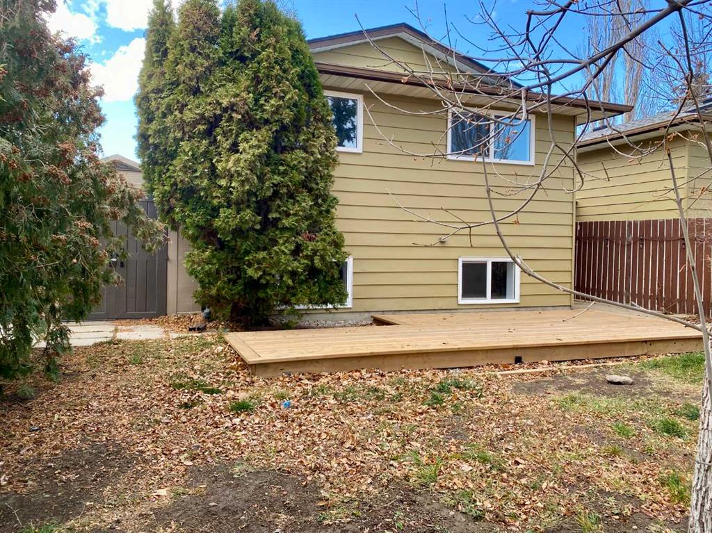 Third View of 89 Oxford Road W, Varsity Village, Lethbridge, Alberta, T1K 4V6