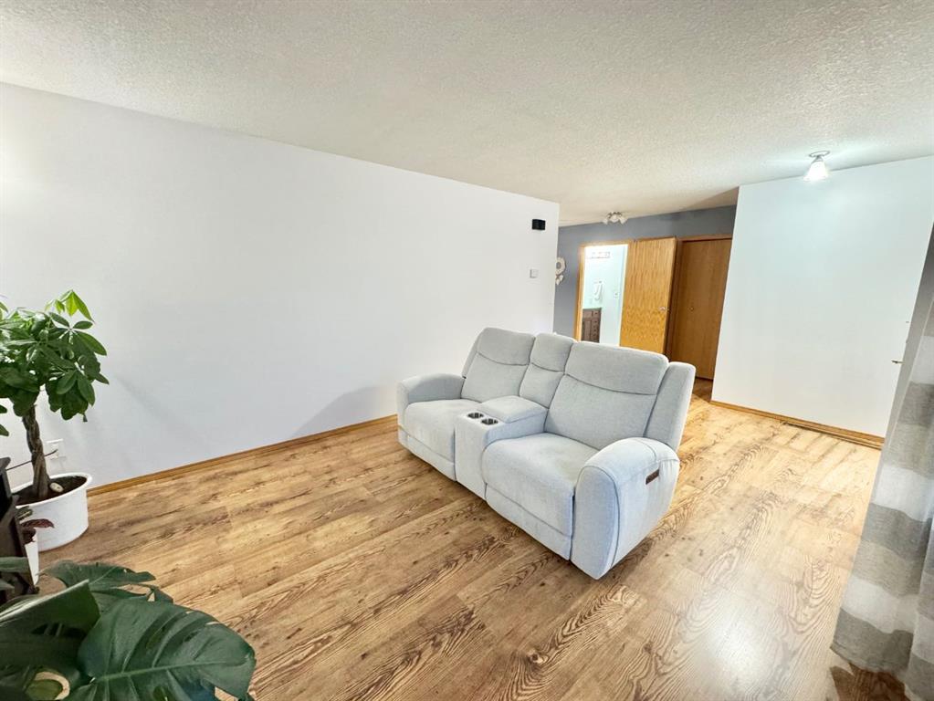 Fifth View of 28 Steward Drive , NONE, Whitecourt, Alberta, T7S 1R1