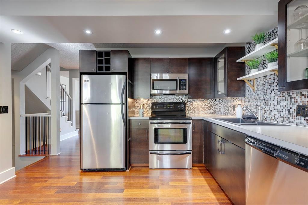 Fifth View of 246 Christie Park Mews SW, Christie Park, Calgary, Alberta, T3H 3H2