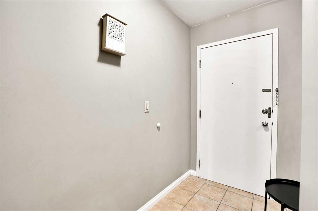 Fourth View of 202, 1529 26 Avenue SW, South Calgary, Calgary, Alberta, T2T 1C4