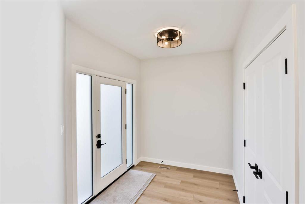 Fourth View of 542 Malahat Green W, Garry Station, Lethbridge, Alberta, T1J 5W4