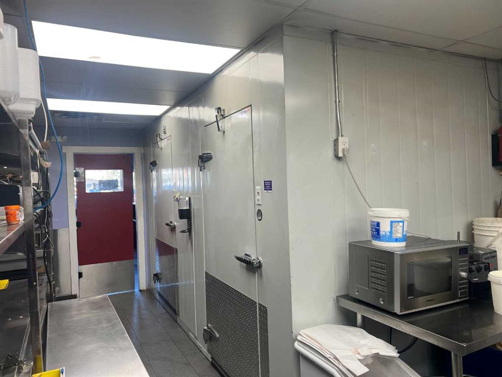 Fifth View of 436, 1919 Sirocco Drive SW, Christie Park, Calgary, Alberta, T3H 2Y3