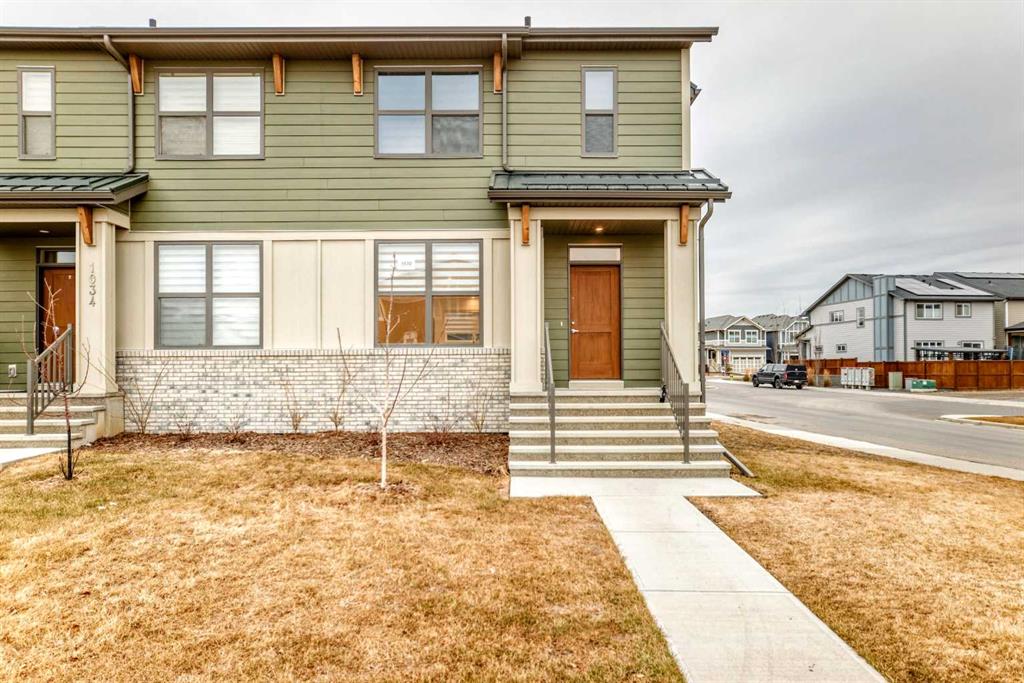 MLS® listing #107201472 for sale located at 1032 Mahogany Boulevard SE