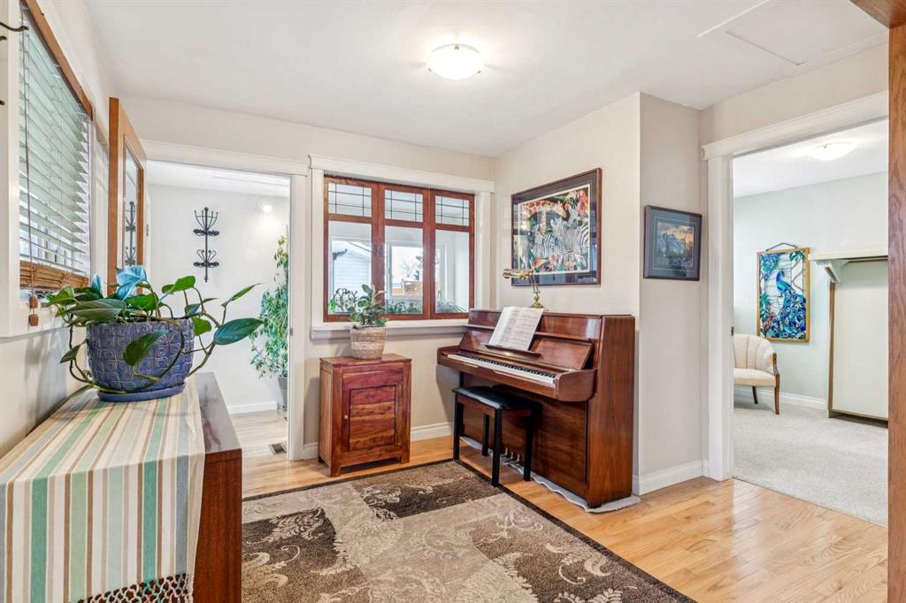 Fourth View of 8620 46 Avenue NW, Bowness, Calgary, Alberta, T3B 1Y7