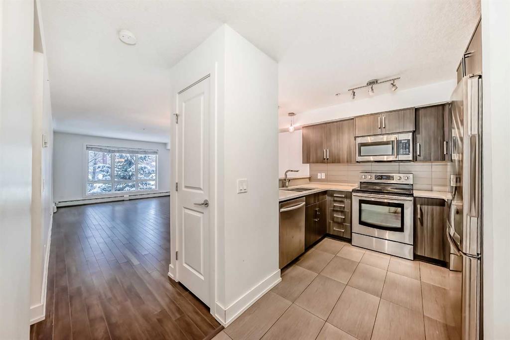 Fourth View of 209, 611 Edmonton Trail NE, Crescent Heights, Calgary, Alberta, T2E 3J3