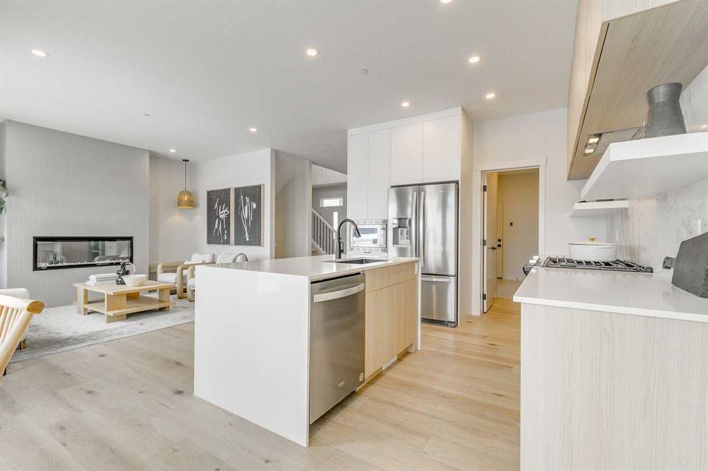 227 Lucas Common NW, A2272517, Alberta,