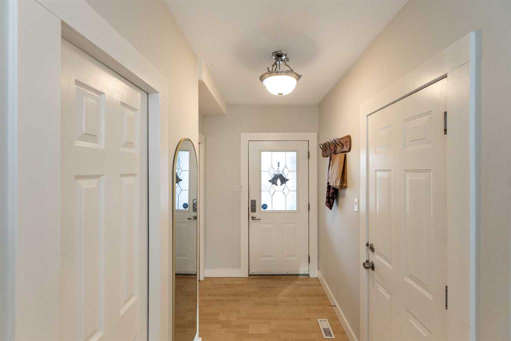 Third View of 5032 47 Street , Downtown, Sylvan Lake, Alberta, T4S 1X9