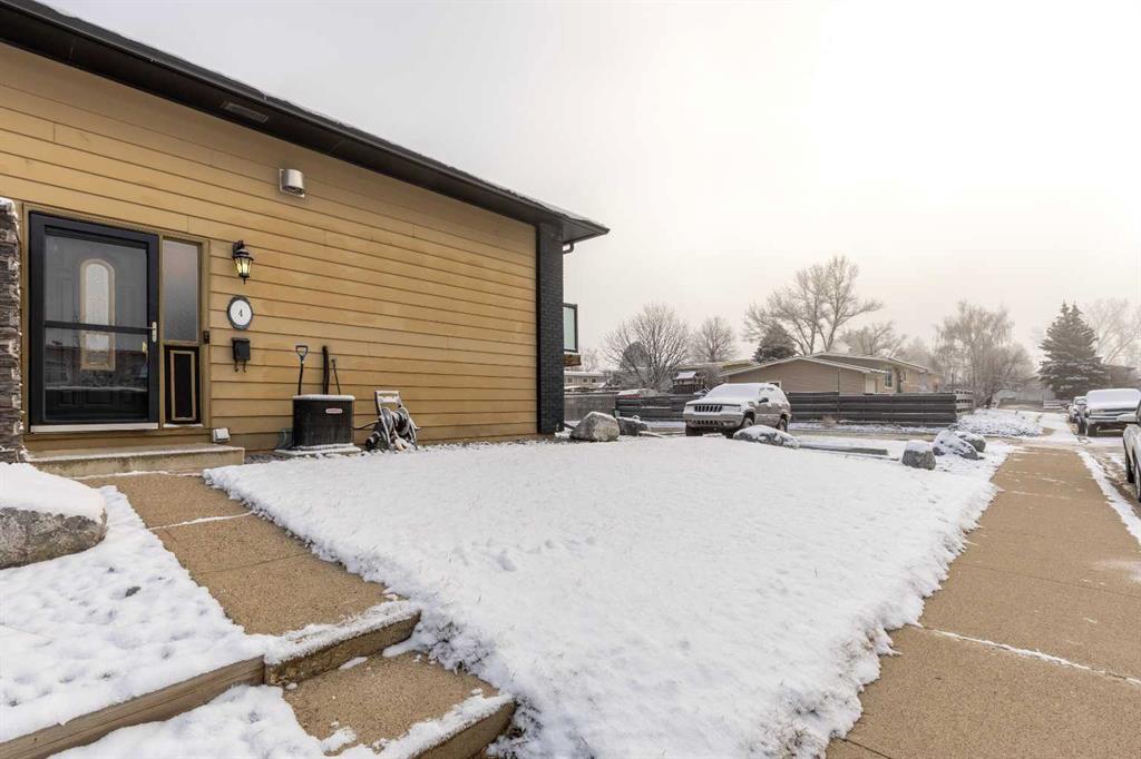 Third View of 4, 1701 St Edward Boulevard N, St Edwards, Lethbridge, Alberta, T1H 1X2