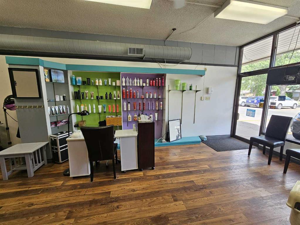 Fourth View of 724 23 Street N, Westminster, Lethbridge, Alberta, T1H 3H7