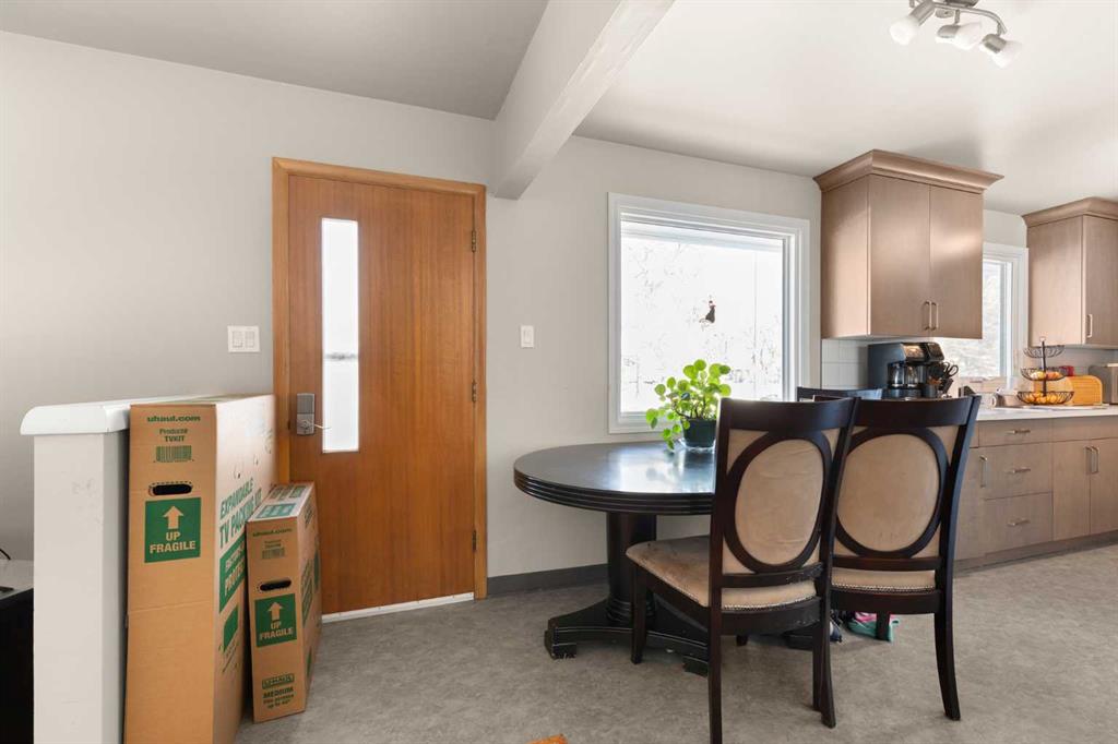 Fifth View of 283 12 Street NE, Northeast Crescent Heights, Medicine Hat, Alberta, T1A5T8