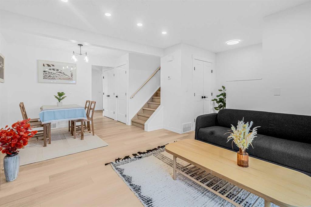 Fifth View of 2, 112 Erin Grove Close SE, Erin Woods, Calgary, Alberta, T2B 2T4