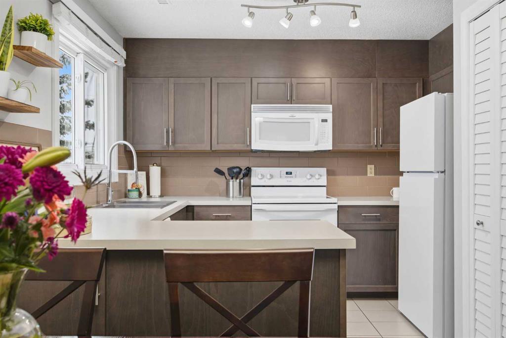 Third View of 2, 3015 51 Street SW, Glenbrook, Calgary, Alberta, T3E 6N5