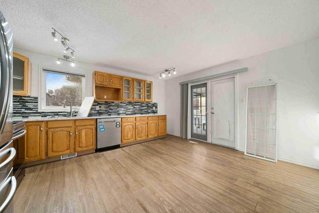 Fifth View of 712 1 Street SE, NONE, Redcliff, Alberta, T0J 2P0