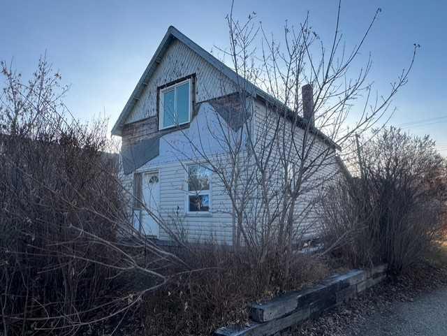 Fifth View of 10306 101 Street , South End, Peace River, Alberta, T8S1K1