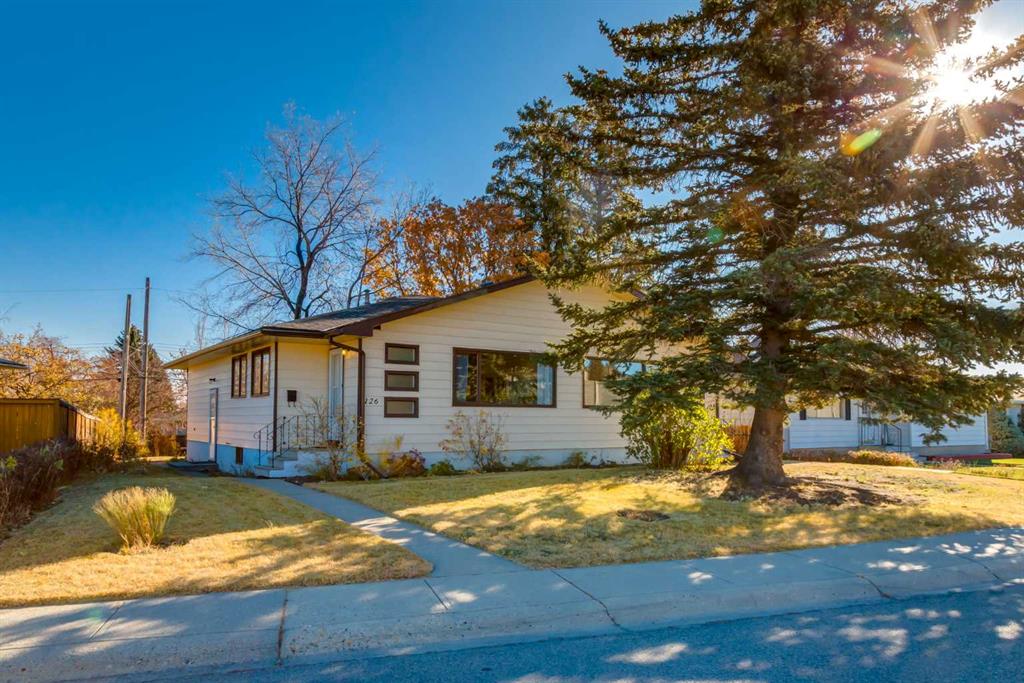 126 & 128 Winston Drive SW, A2272841, Alberta,