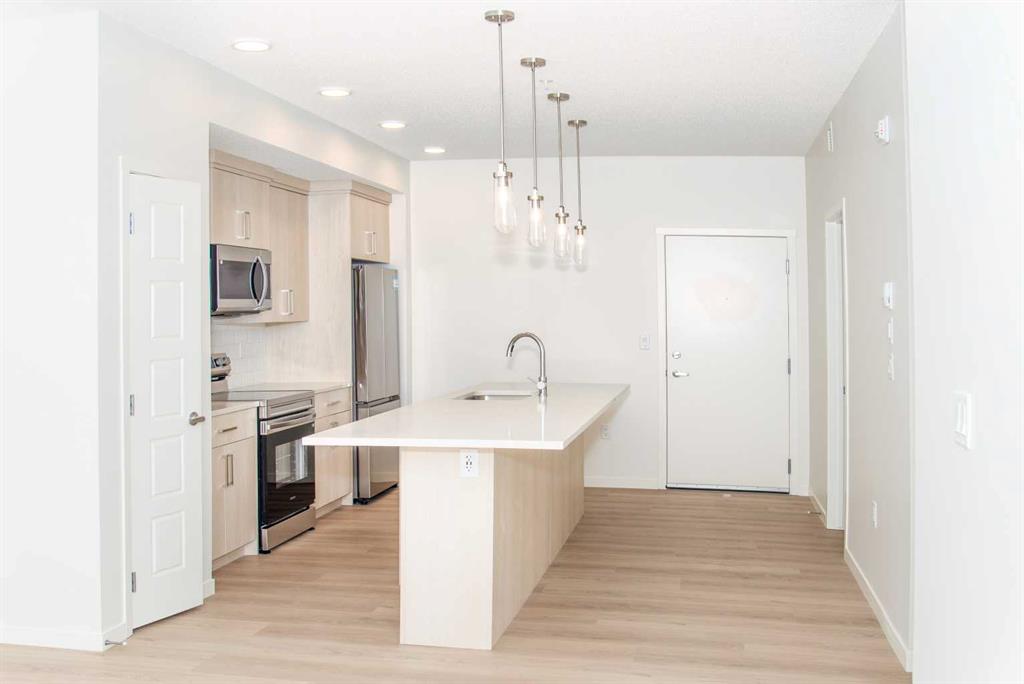 Third View of 111, 345 Edith Place NW, Glacier Ridge, Calgary, Alberta, T3R 2M7