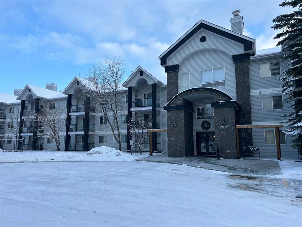 Third View of 119, 2022 Canyon Meadows Drive SE, Queensland, Calgary, Alberta, T2J 7H1