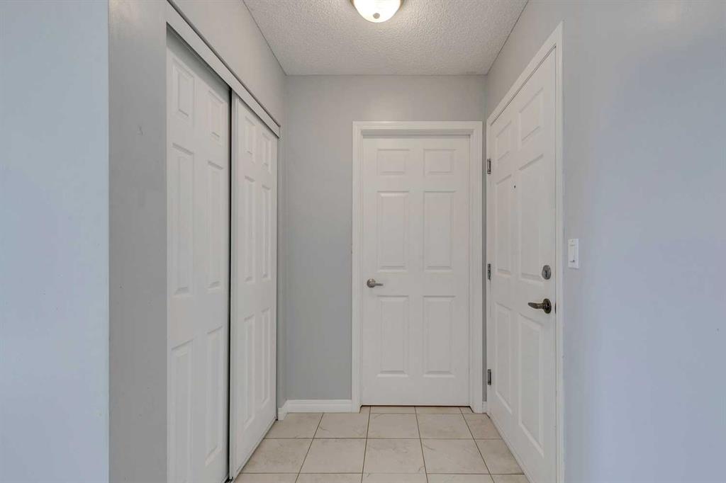 Fourth View of 119, 2022 Canyon Meadows Drive SE, Queensland, Calgary, Alberta, T2J 7H1