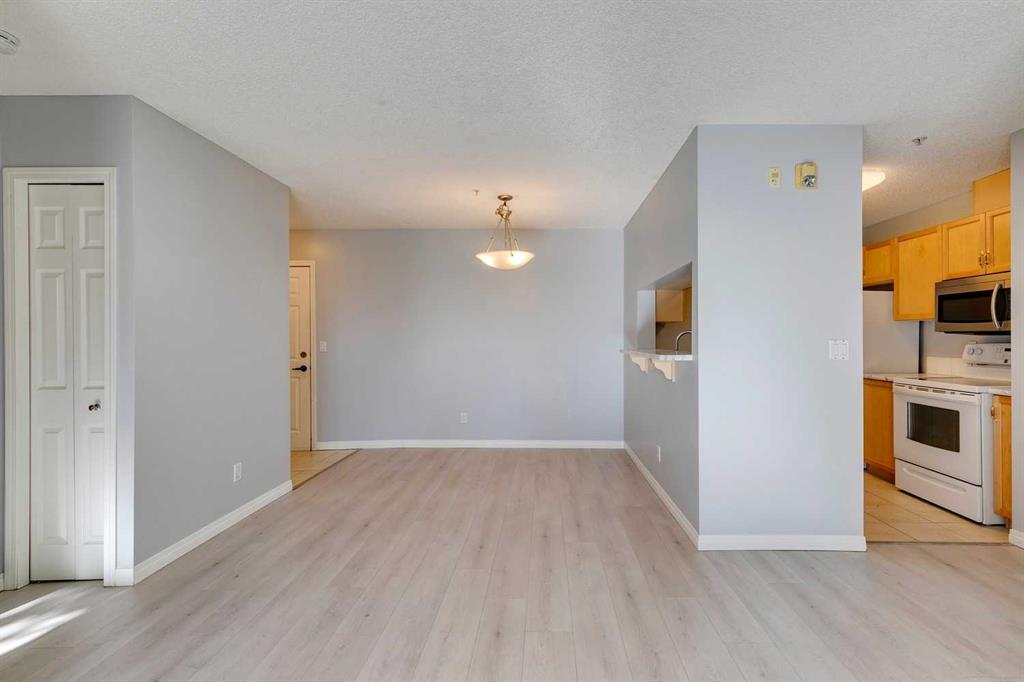 Fifth View of 119, 2022 Canyon Meadows Drive SE, Queensland, Calgary, Alberta, T2J 7H1