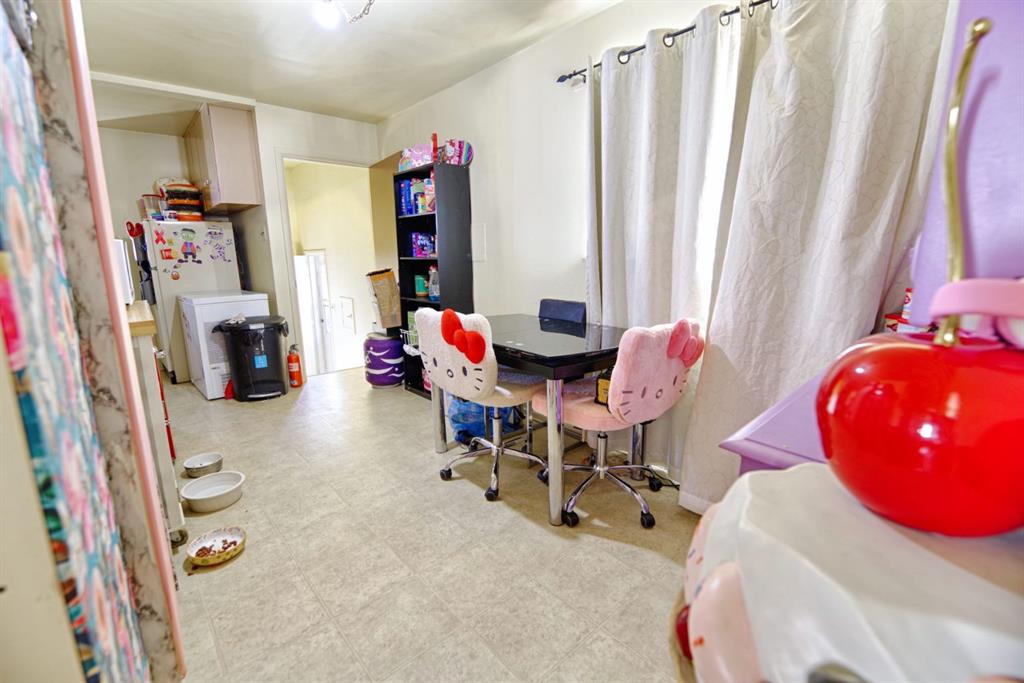 Fifth View of 451 19 Street N, Westminster, Lethbridge, Alberta, T1H 3K4