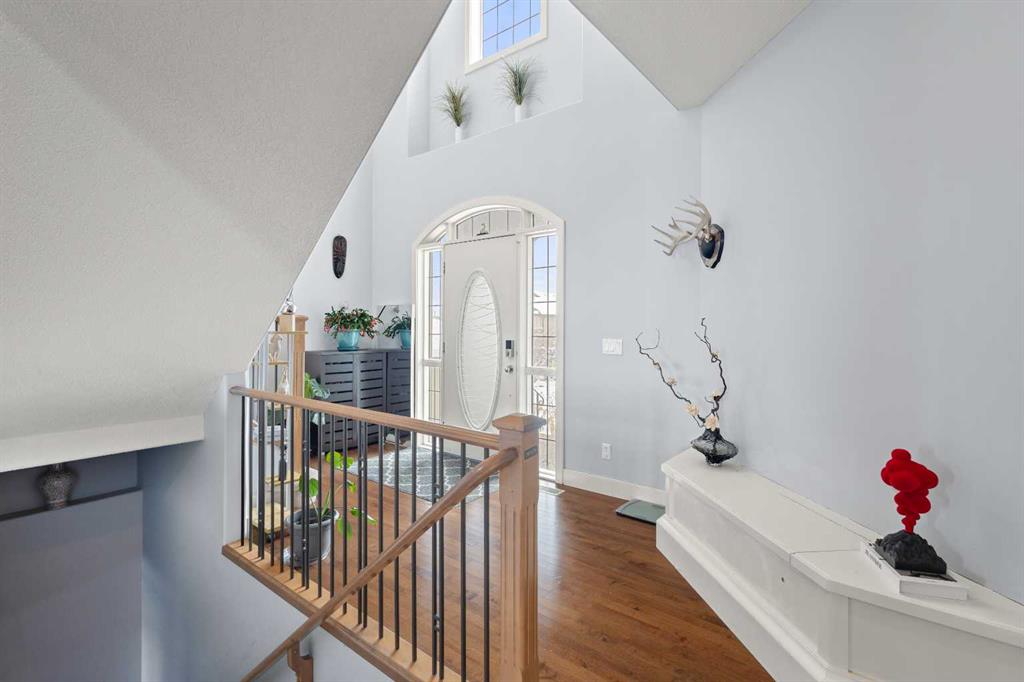 Fifth View of 86 Royal Ridge Mount NW, Royal Oak, Calgary, Alberta, T3G 5Z3