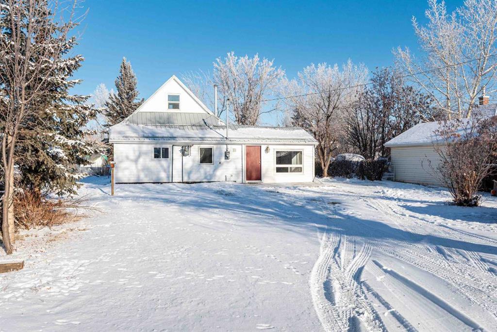 Fifth View of 205 Trochu Avenue , NONE, Trochu, Alberta, T0M2C0