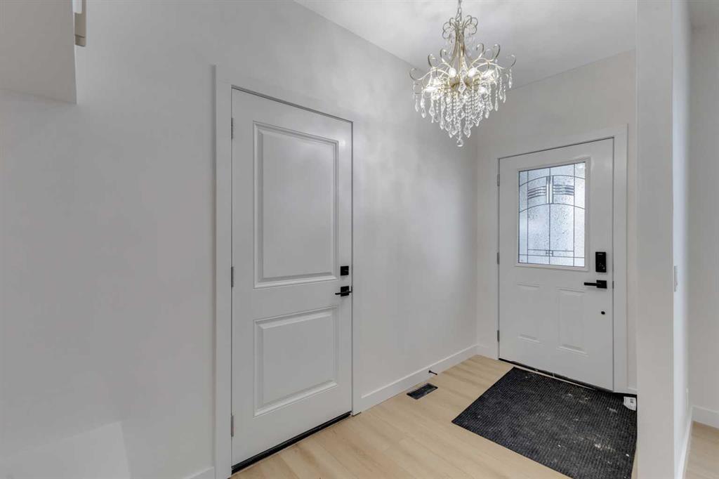 Fourth View of 19 Cedargrove Place SW, Cedarbrae, Calgary, Alberta, T2W 4T8